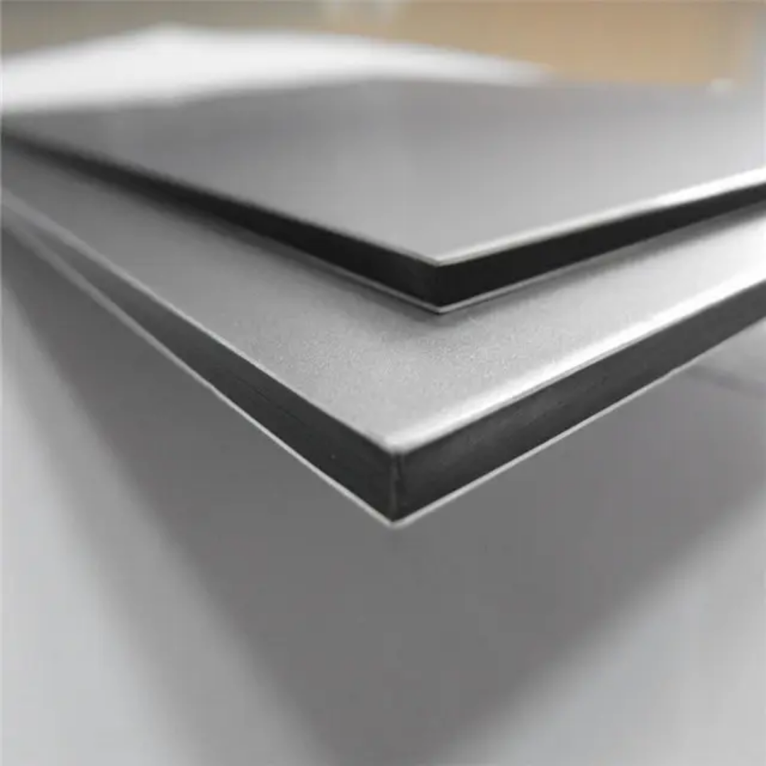 Lifecycle Cost of ACP: Cheap Panels (With Honeycomb) vs. Premium Aluminum Panels (10-Year Flatness)