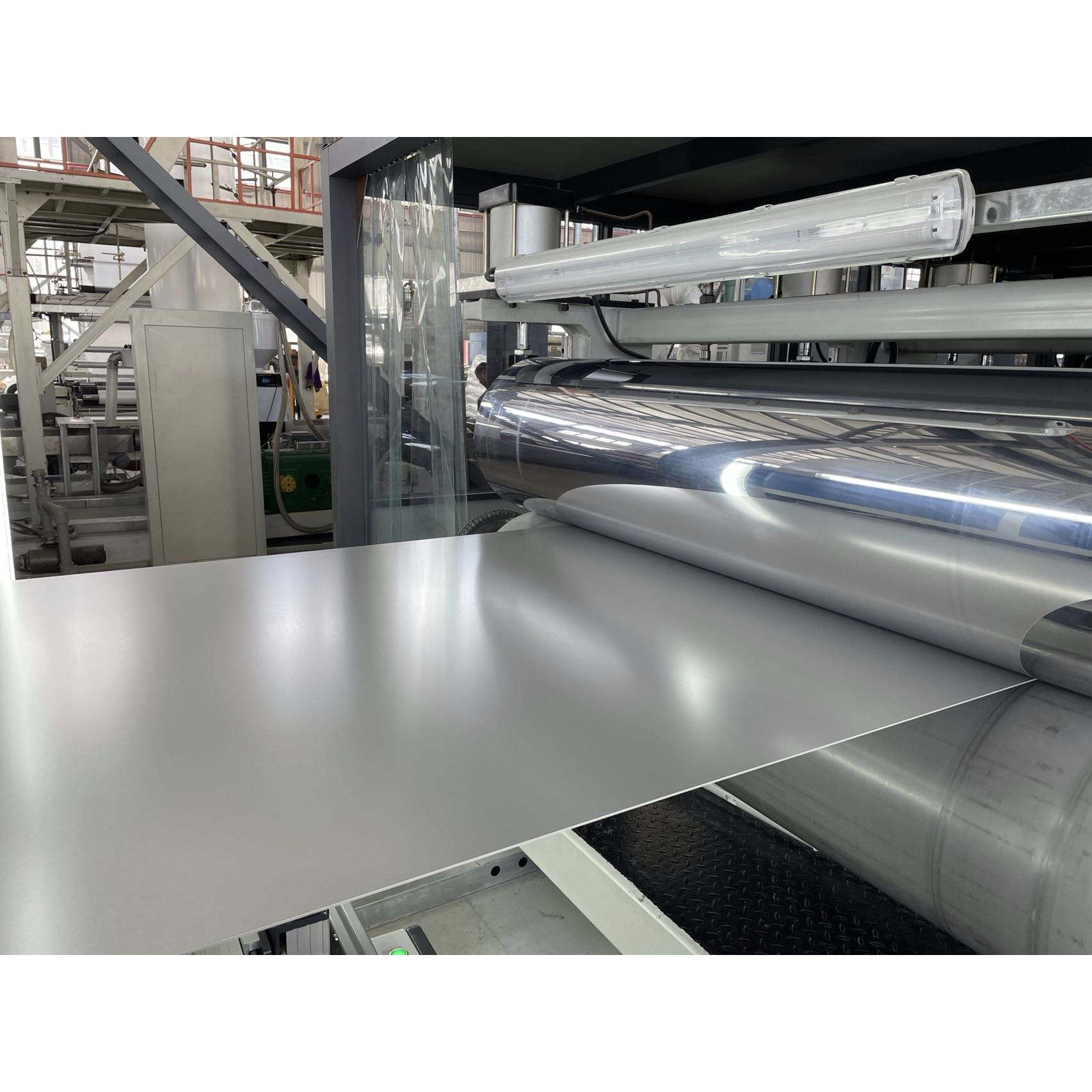 Cold Bending vs. Hot Bending: Why Your Alucobond Corners Keep Splitting. Cold Bending vs. Hot Bending: Why Your Alucobond Corners Keep Splitting.